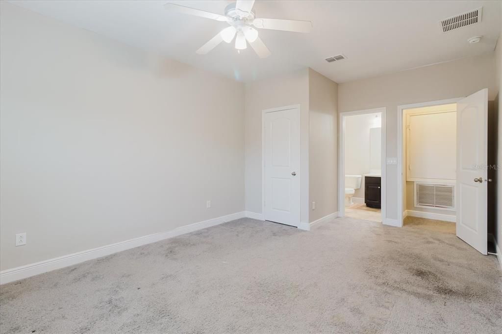 待售: $585,000 (5 贝兹, 3 浴室, 3440 平方英尺)