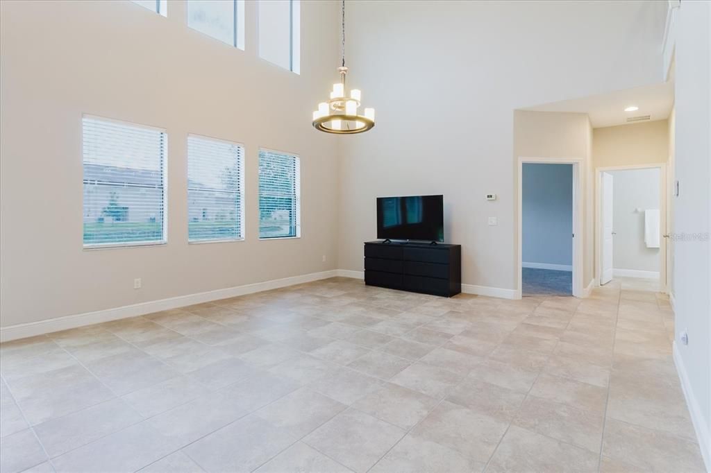 待售: $585,000 (5 贝兹, 3 浴室, 3440 平方英尺)