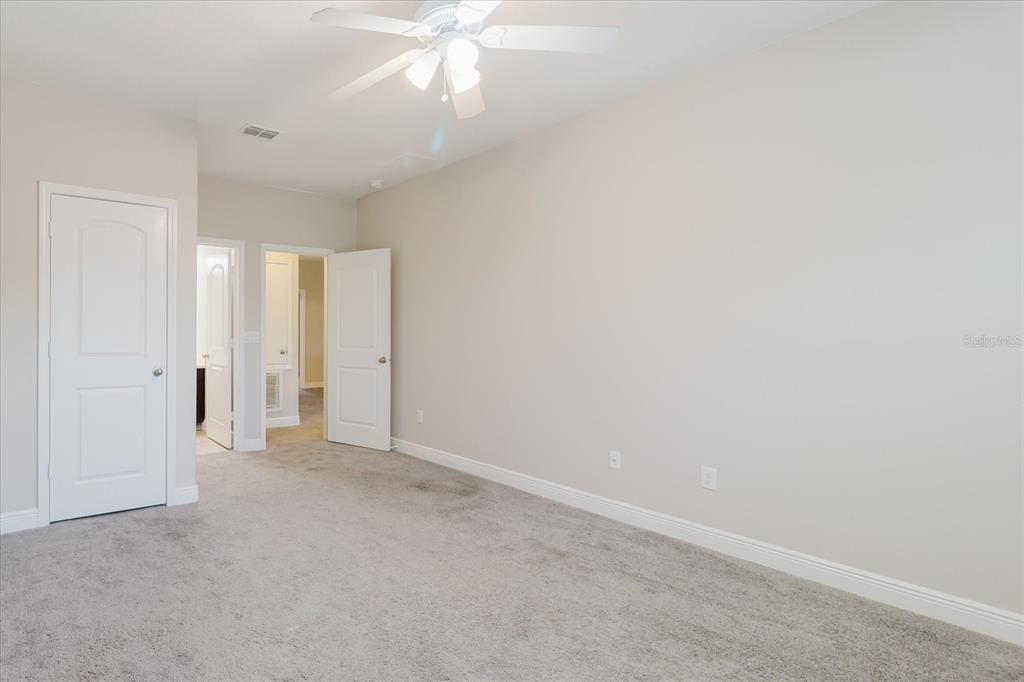 待售: $585,000 (5 贝兹, 3 浴室, 3440 平方英尺)