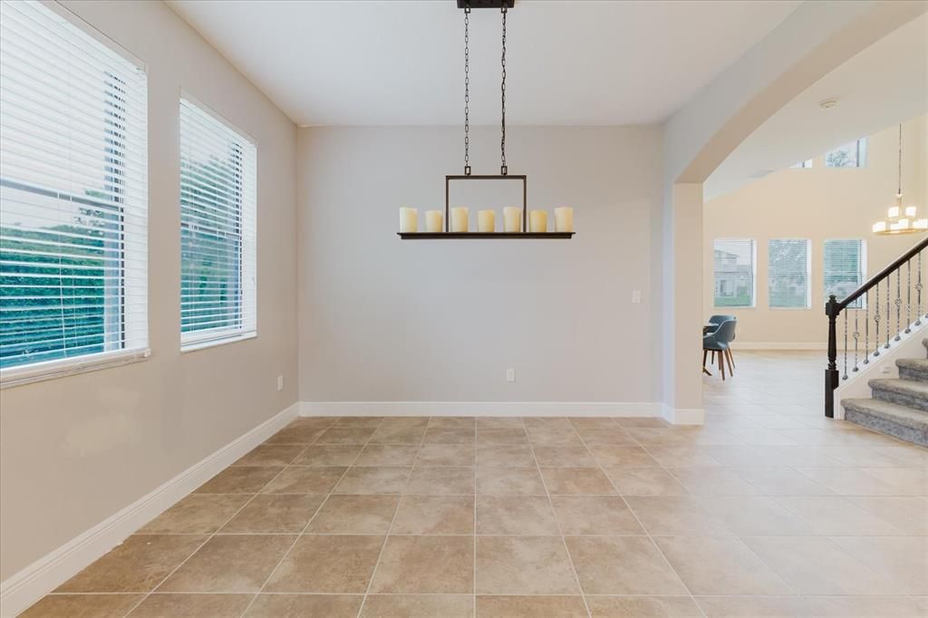 待售: $585,000 (5 贝兹, 3 浴室, 3440 平方英尺)