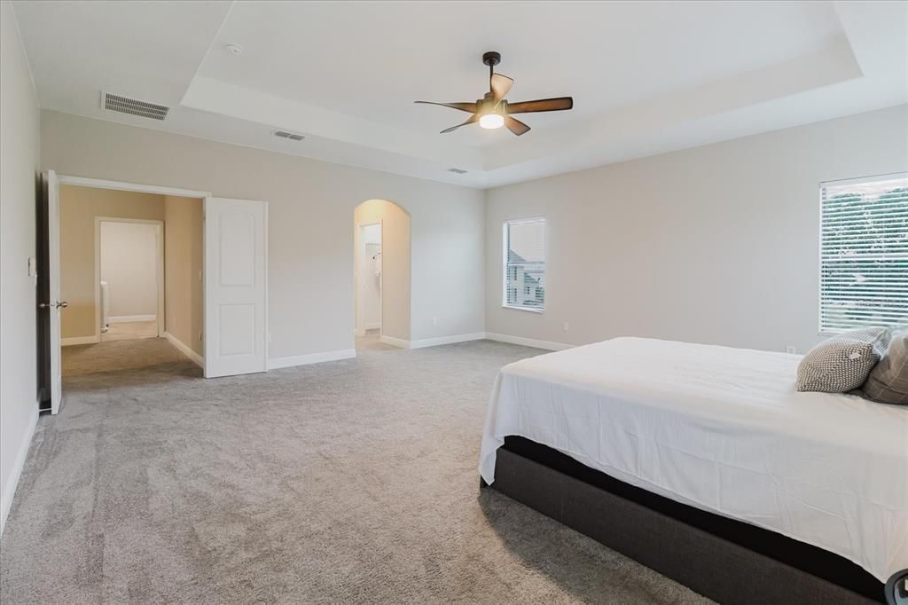 待售: $585,000 (5 贝兹, 3 浴室, 3440 平方英尺)