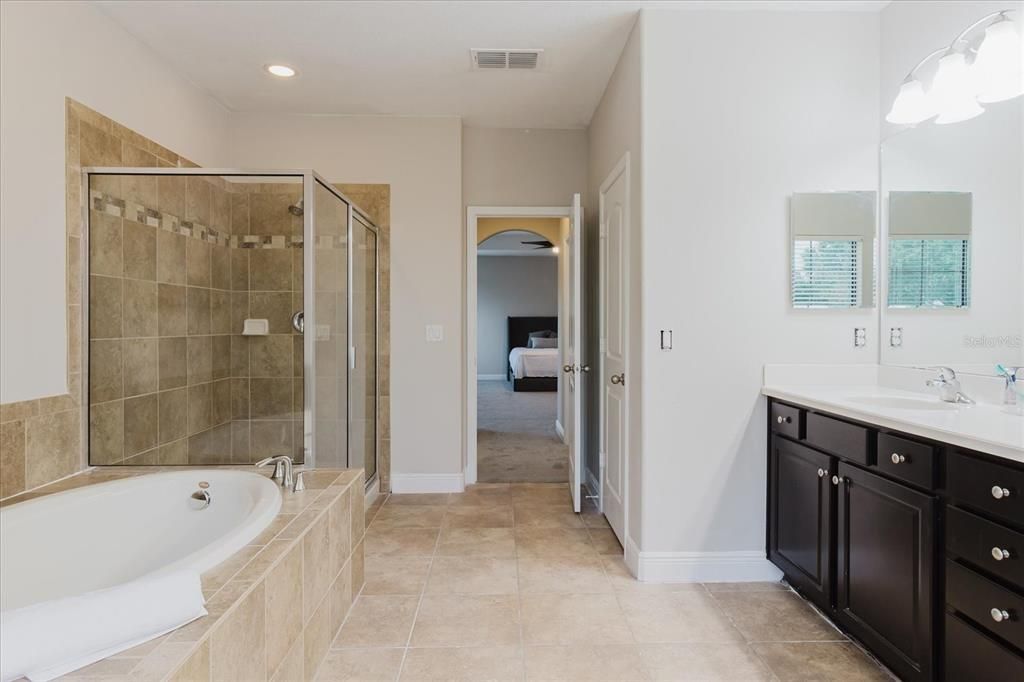 待售: $585,000 (5 贝兹, 3 浴室, 3440 平方英尺)