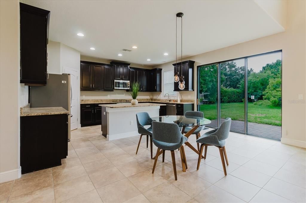 待售: $585,000 (5 贝兹, 3 浴室, 3440 平方英尺)