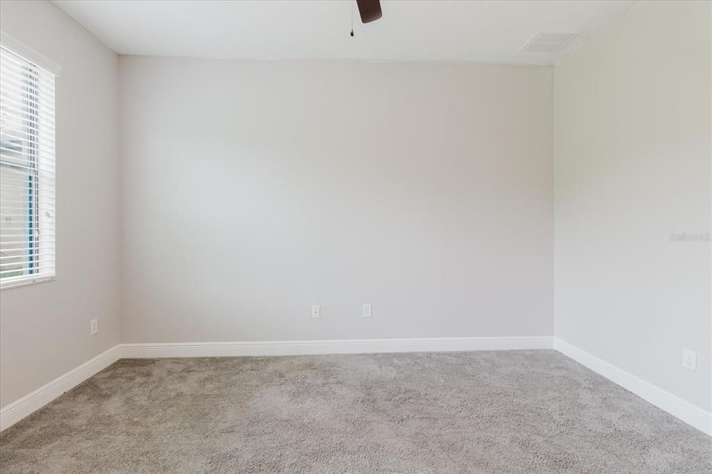 待售: $585,000 (5 贝兹, 3 浴室, 3440 平方英尺)