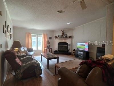 For Sale: $272,900 (3 beds, 2 baths, 1488 Square Feet)