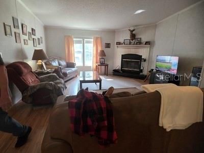 For Sale: $272,900 (3 beds, 2 baths, 1488 Square Feet)