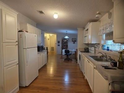 For Sale: $272,900 (3 beds, 2 baths, 1488 Square Feet)