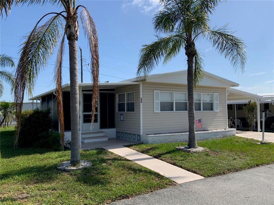 合同活跃: $70,000 (2 贝兹, 1 浴室, 800 平方英尺)