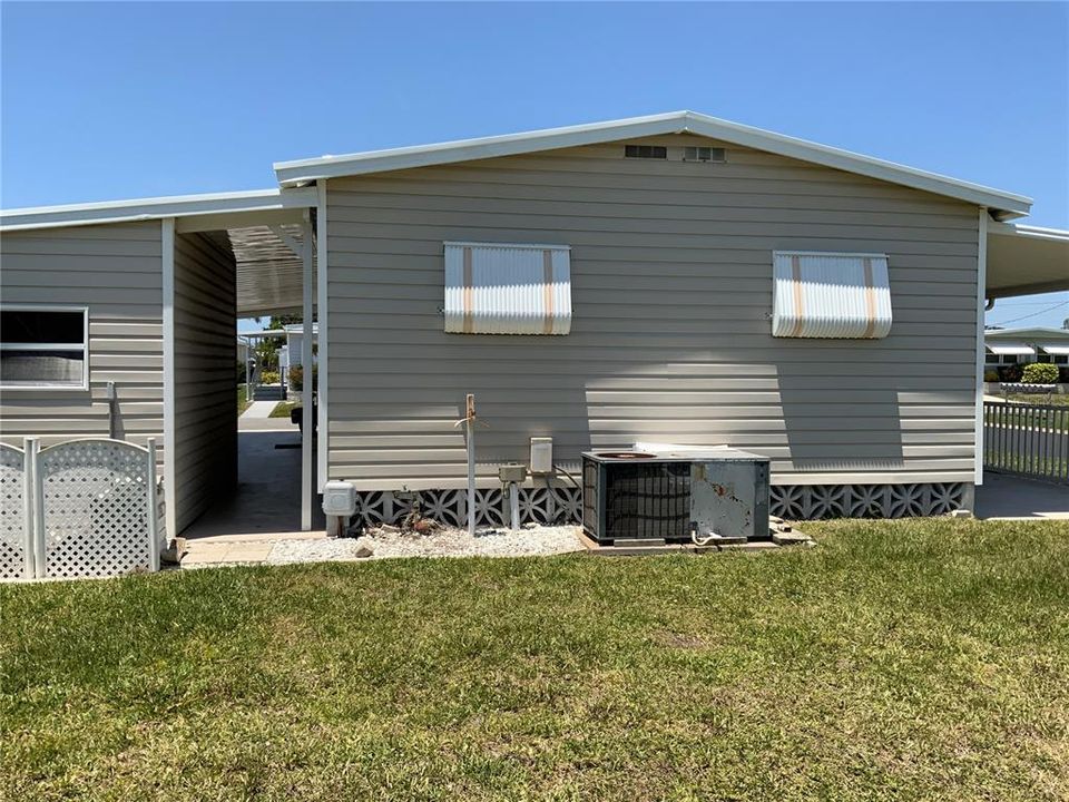 合同活跃: $70,000 (2 贝兹, 1 浴室, 800 平方英尺)