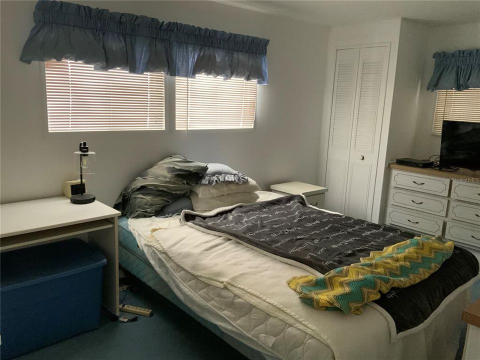 合同活跃: $70,000 (2 贝兹, 1 浴室, 800 平方英尺)