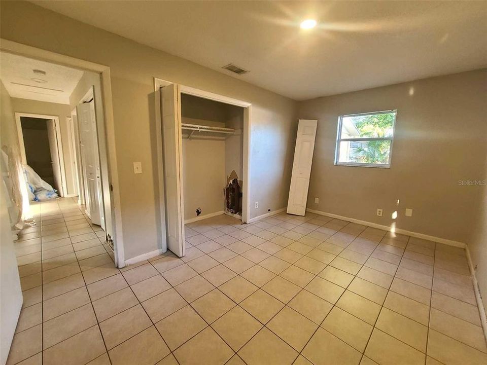 Под контрактом: $256,000 (4 спален, 2 ванн, 1624 Квадратных фут)