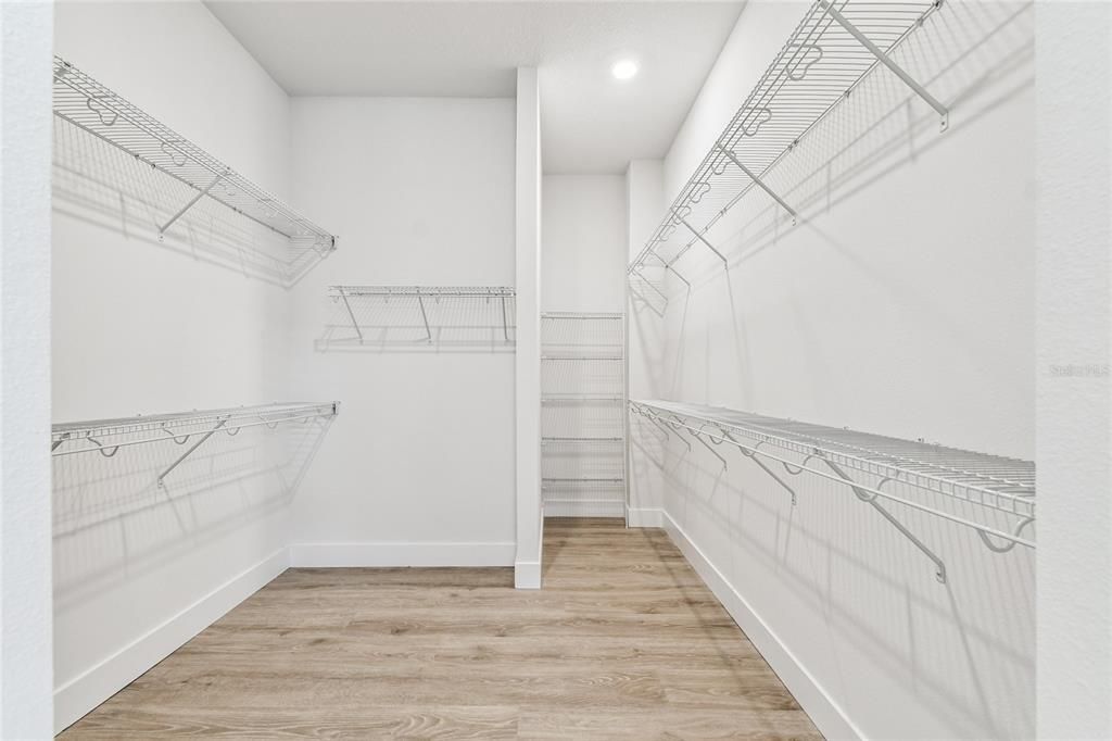 Active With Contract: $919,990 (4 beds, 3 baths, 2898 Square Feet)