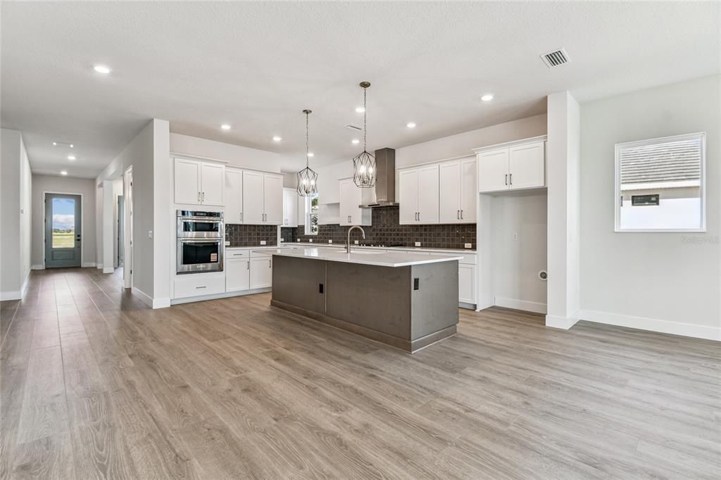 Active With Contract: $919,990 (4 beds, 3 baths, 2898 Square Feet)