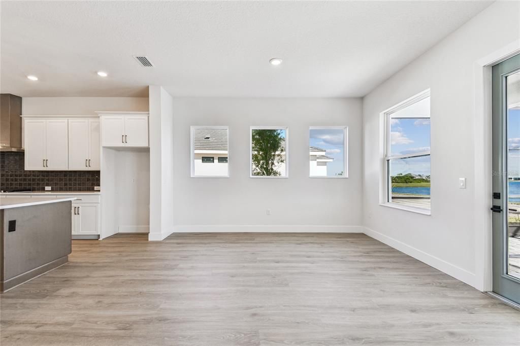 Active With Contract: $919,990 (4 beds, 3 baths, 2898 Square Feet)