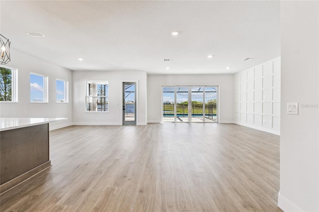 Active With Contract: $919,990 (4 beds, 3 baths, 2898 Square Feet)