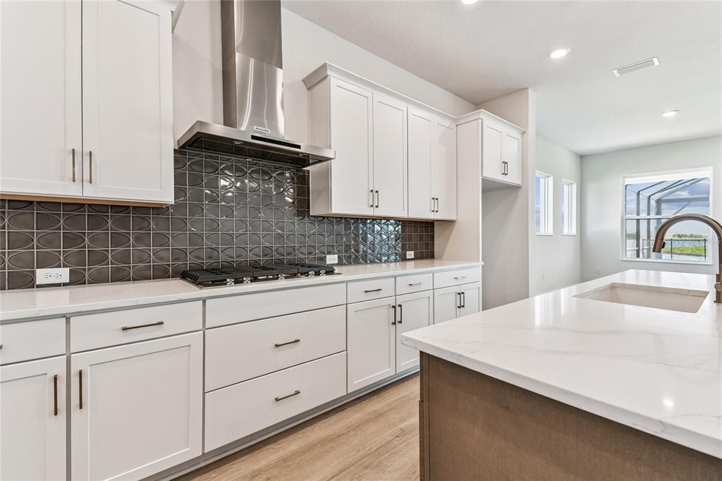 Active With Contract: $919,990 (4 beds, 3 baths, 2898 Square Feet)