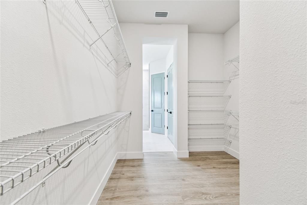 Active With Contract: $919,990 (4 beds, 3 baths, 2898 Square Feet)