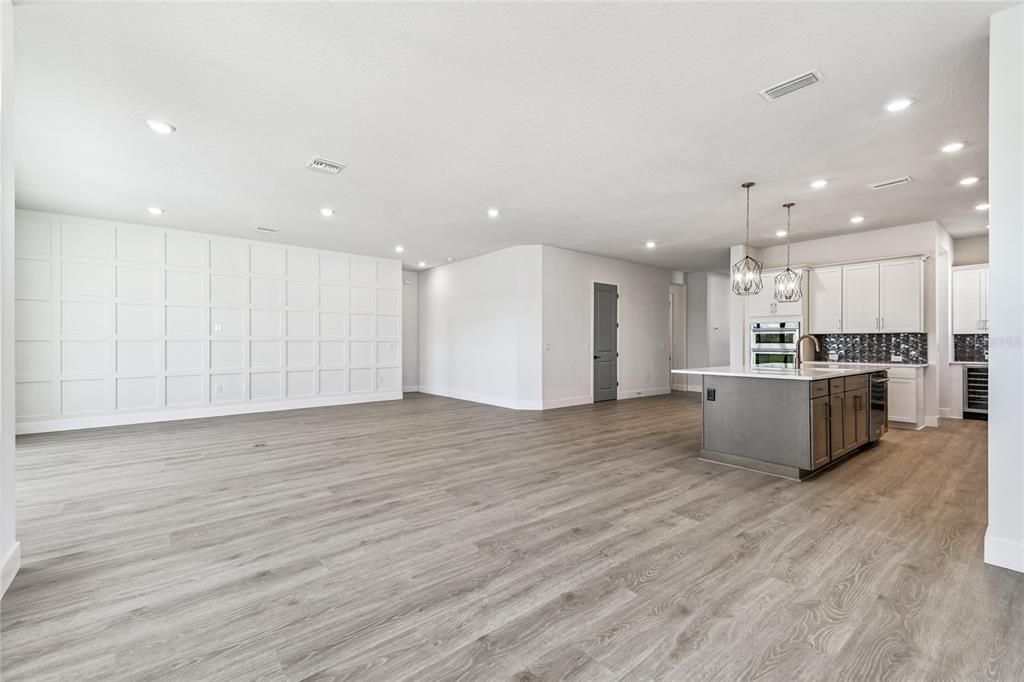 Active With Contract: $919,990 (4 beds, 3 baths, 2898 Square Feet)