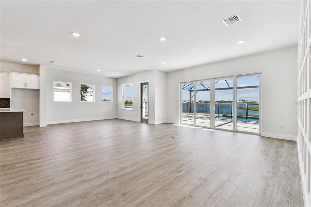 Active With Contract: $919,990 (4 beds, 3 baths, 2898 Square Feet)