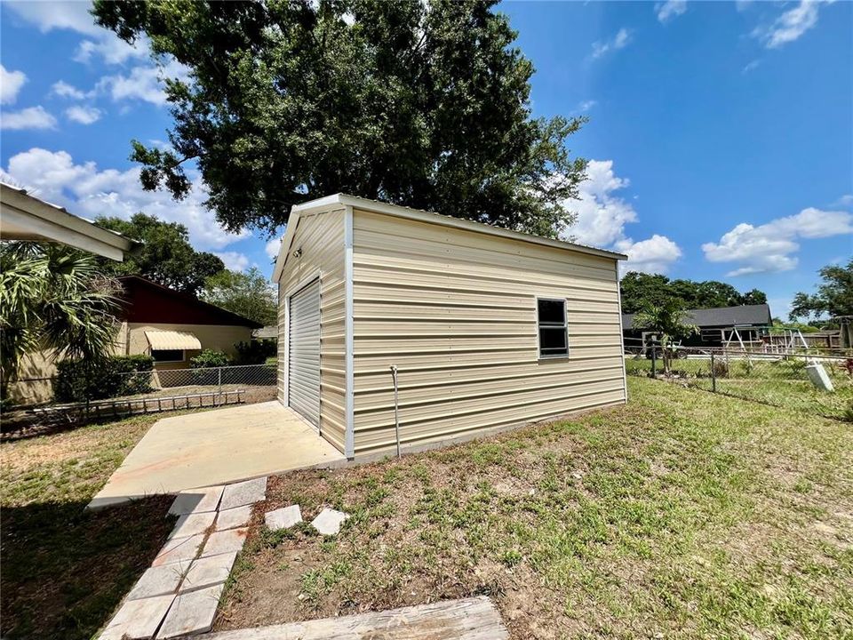 Под контрактом: $219,000 (2 спален, 2 ванн, 936 Квадратных фут)