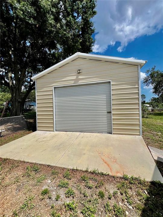 Под контрактом: $219,000 (2 спален, 2 ванн, 936 Квадратных фут)