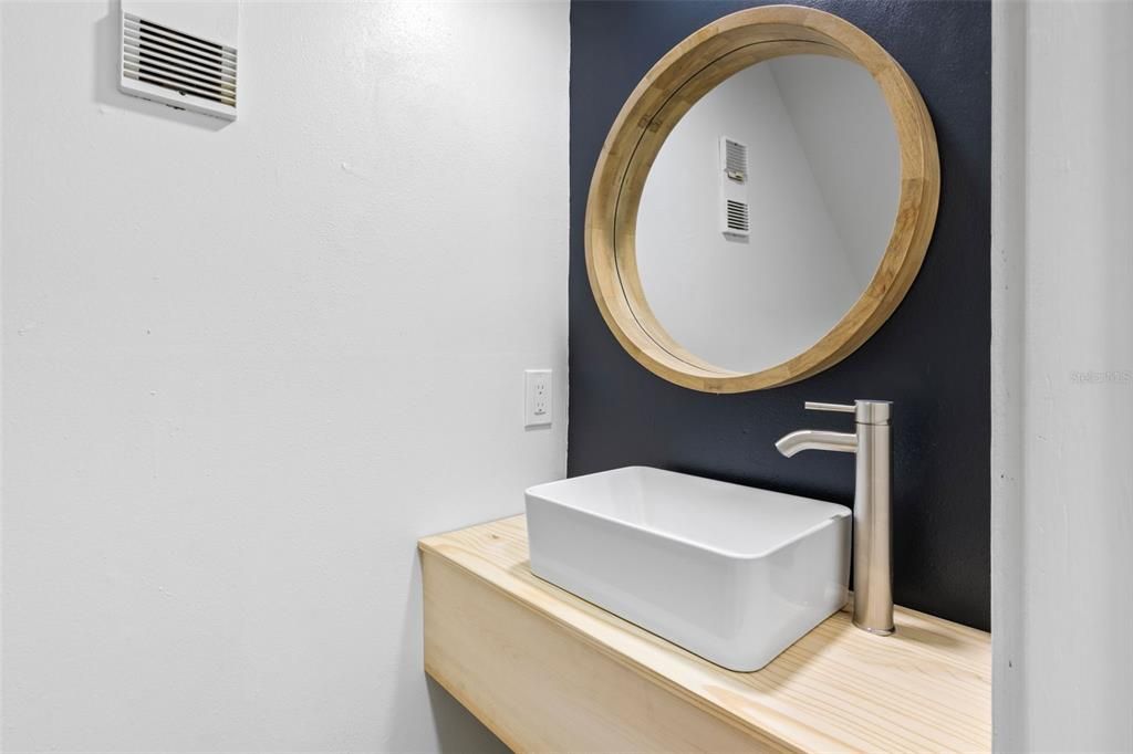 Active With Contract: $485,000 (4 beds, 0 baths, 2000 Square Feet)