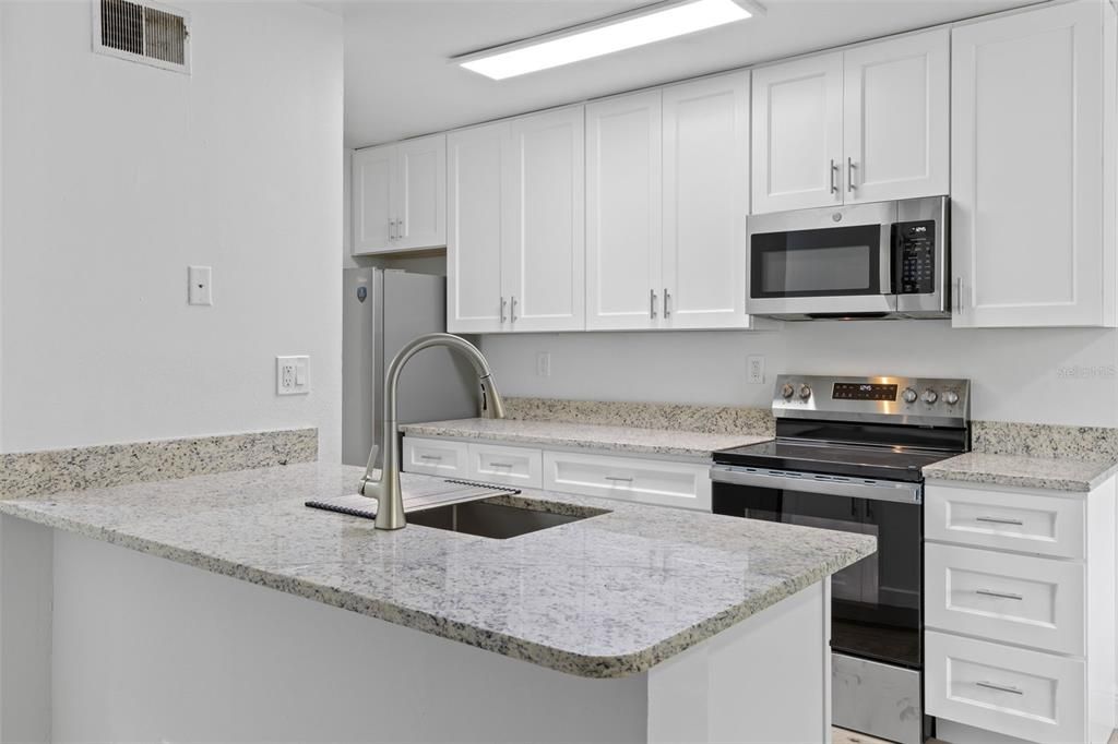 Active With Contract: $485,000 (4 beds, 0 baths, 2000 Square Feet)