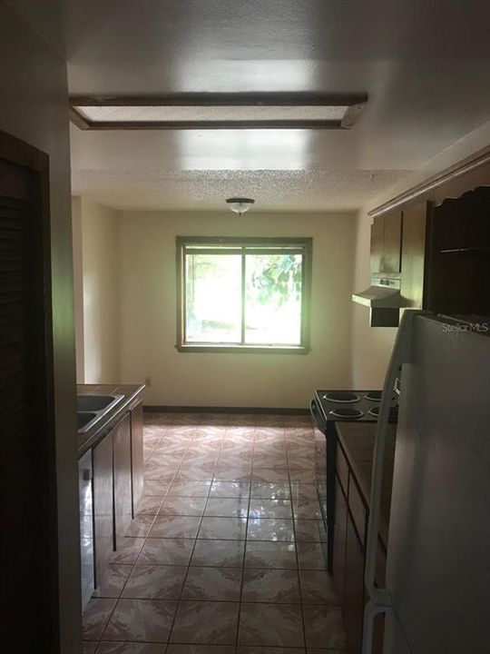 Active With Contract: $485,000 (4 beds, 0 baths, 2000 Square Feet)