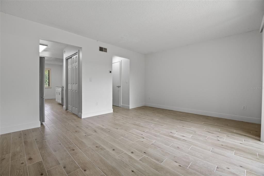 Active With Contract: $485,000 (4 beds, 0 baths, 2000 Square Feet)