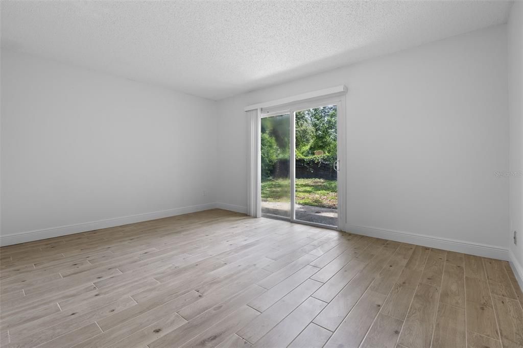 Active With Contract: $485,000 (4 beds, 0 baths, 2000 Square Feet)