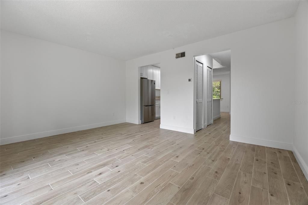 Active With Contract: $485,000 (4 beds, 0 baths, 2000 Square Feet)