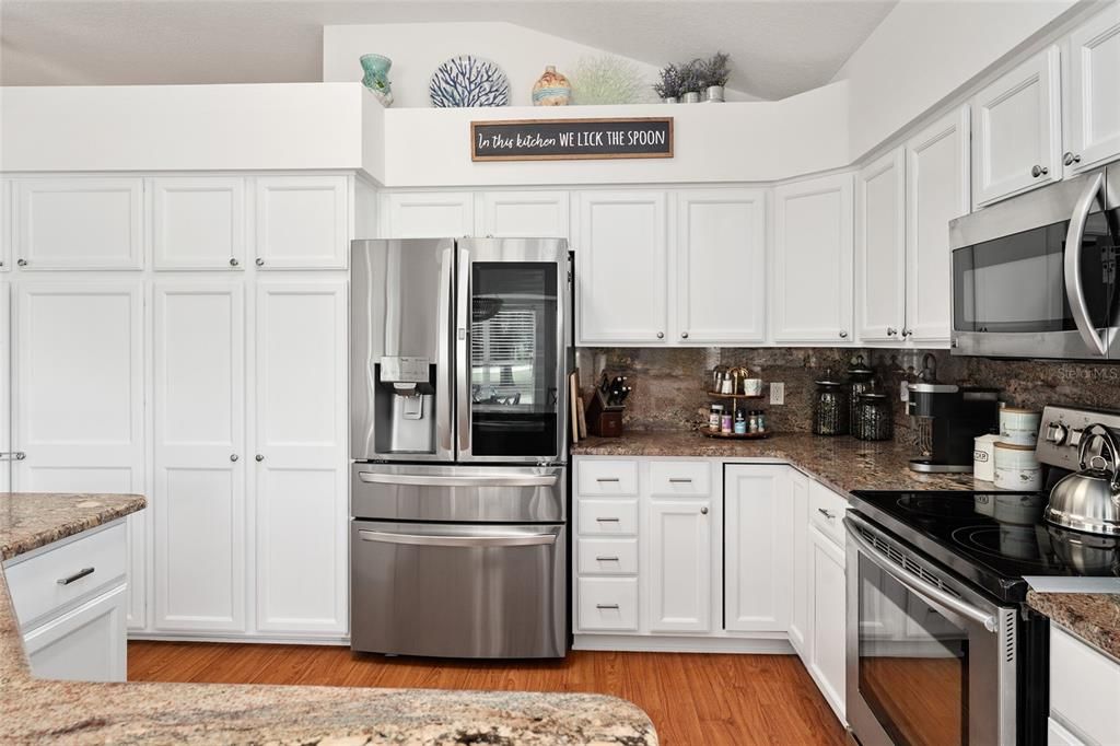 На продажу: $695,000 (3 спален, 2 ванн, 1831 Квадратных фут)