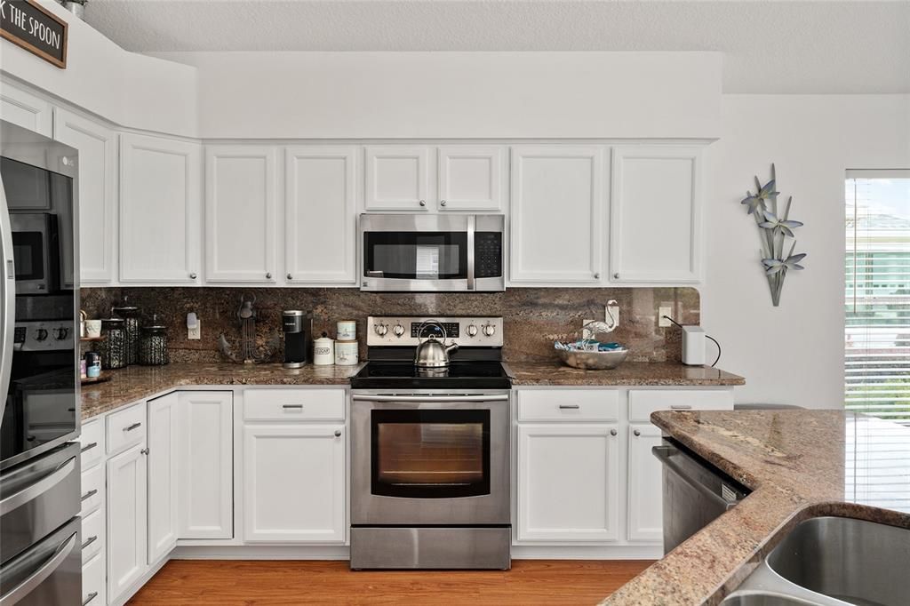 На продажу: $695,000 (3 спален, 2 ванн, 1831 Квадратных фут)