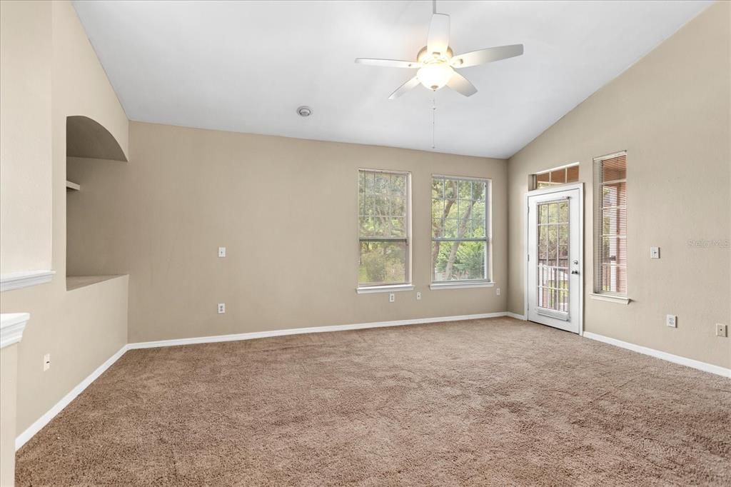 待售: $218,000 (2 贝兹, 2 浴室, 1074 平方英尺)