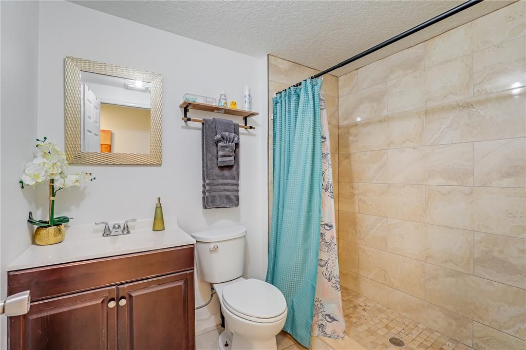 На продажу: $389,000 (4 спален, 3 ванн, 1271 Квадратных фут)