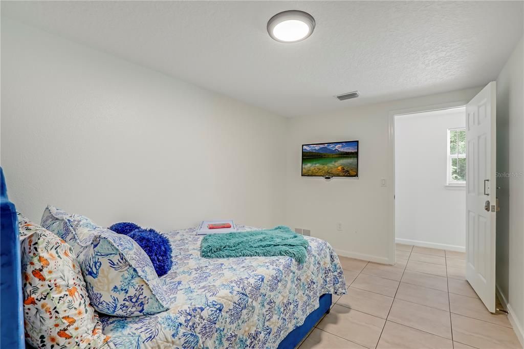 На продажу: $389,000 (4 спален, 3 ванн, 1271 Квадратных фут)