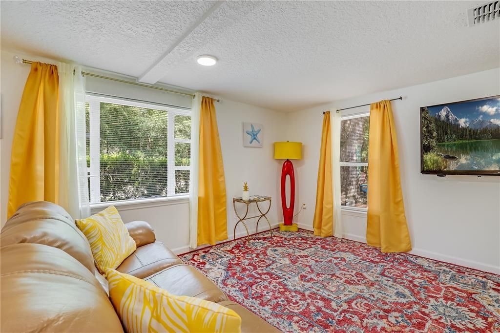 На продажу: $389,000 (4 спален, 3 ванн, 1271 Квадратных фут)