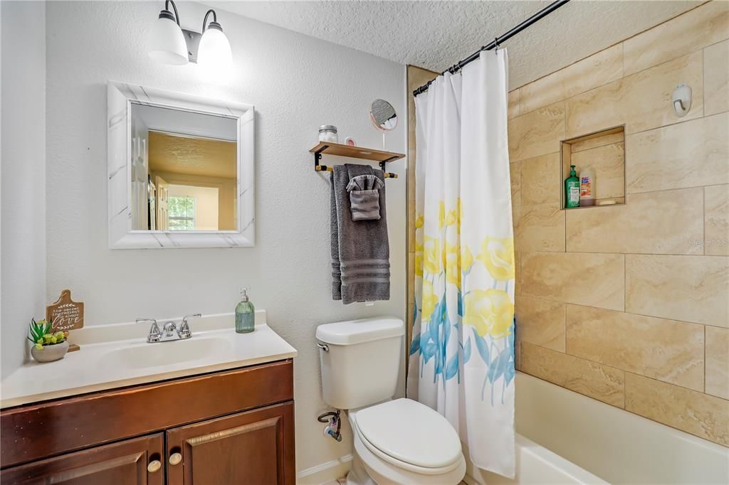 На продажу: $389,000 (4 спален, 3 ванн, 1271 Квадратных фут)