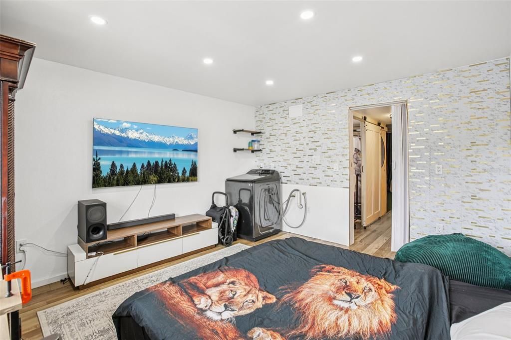 合同活跃: $94,999 (1 贝兹, 1 浴室, 456 平方英尺)