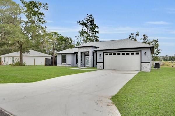 For Sale: $344,900 (3 beds, 2 baths, 1807 Square Feet)