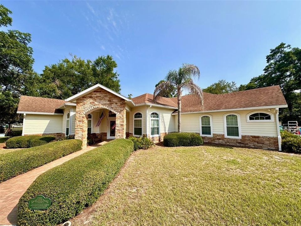 Recently Sold: $679,000 (3 beds, 2 baths, 3090 Square Feet)