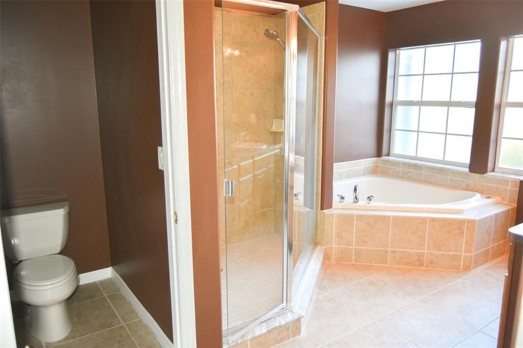 En Venta: $450,000 (3 camas, 2 baños, 2049 Pies cuadrados)