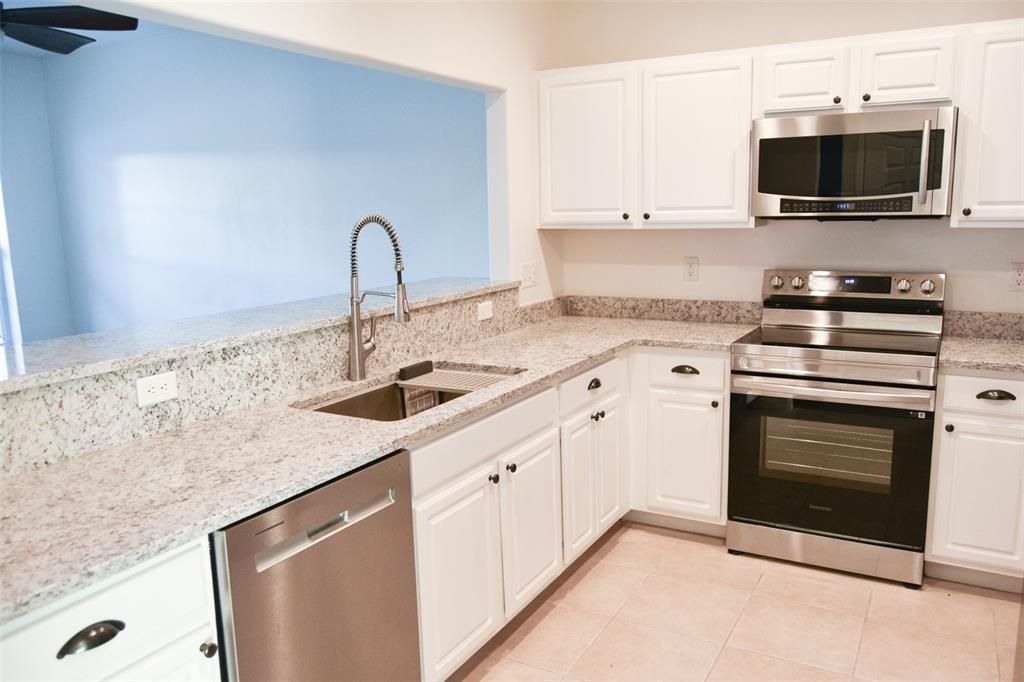 En Venta: $450,000 (3 camas, 2 baños, 2049 Pies cuadrados)