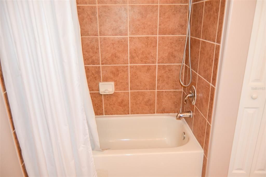 En Venta: $450,000 (3 camas, 2 baños, 2049 Pies cuadrados)