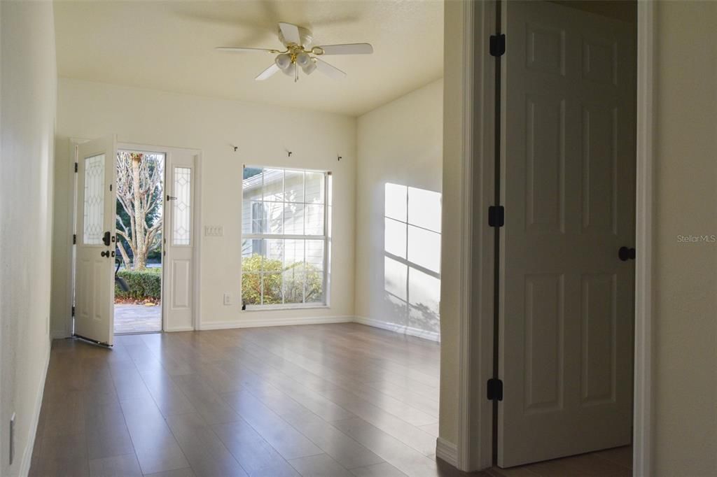 En Venta: $450,000 (3 camas, 2 baños, 2049 Pies cuadrados)