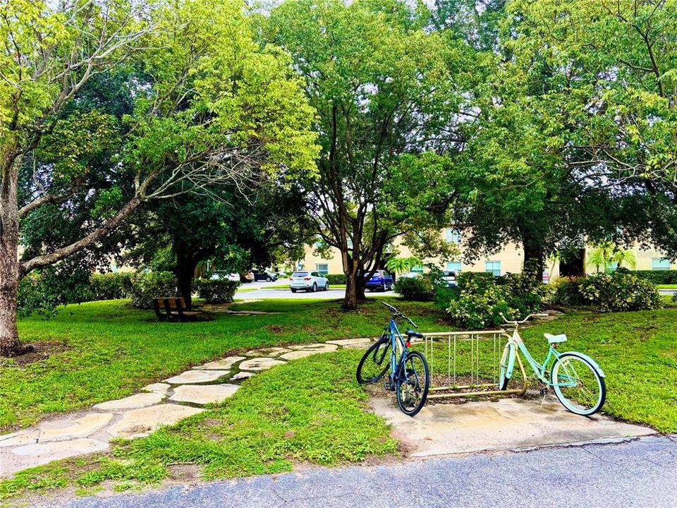 For Sale: $189,500 (2 beds, 2 baths, 905 Square Feet)