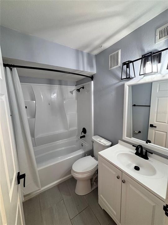 For Sale: $189,500 (2 beds, 2 baths, 905 Square Feet)