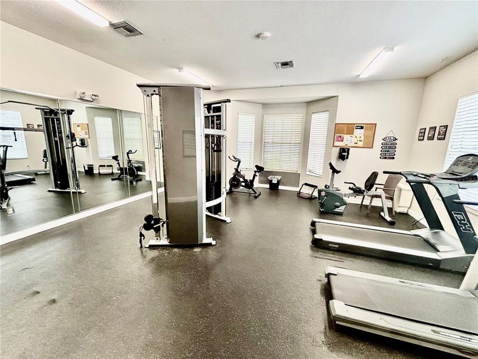 For Sale: $189,500 (2 beds, 2 baths, 905 Square Feet)