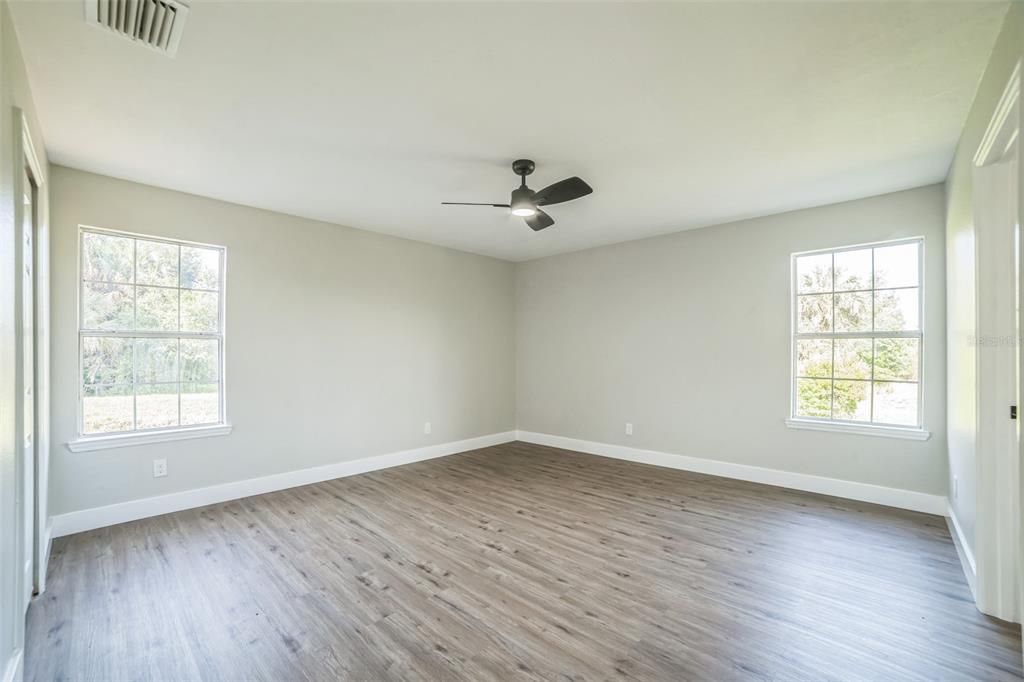 Active With Contract: $294,900 (4 beds, 2 baths, 2049 Square Feet)