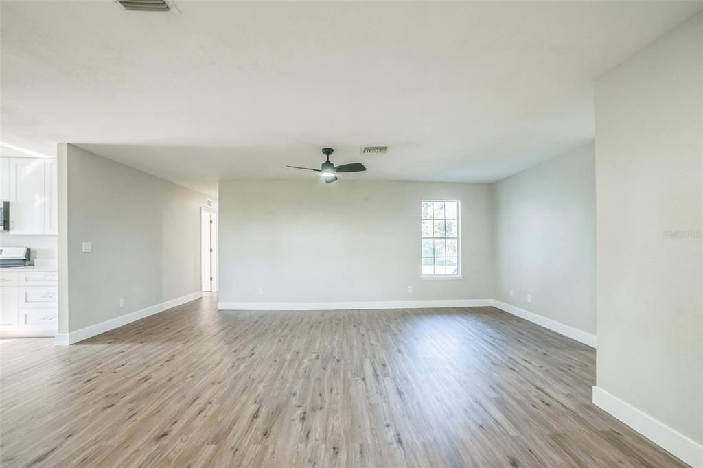 Active With Contract: $294,900 (4 beds, 2 baths, 2049 Square Feet)